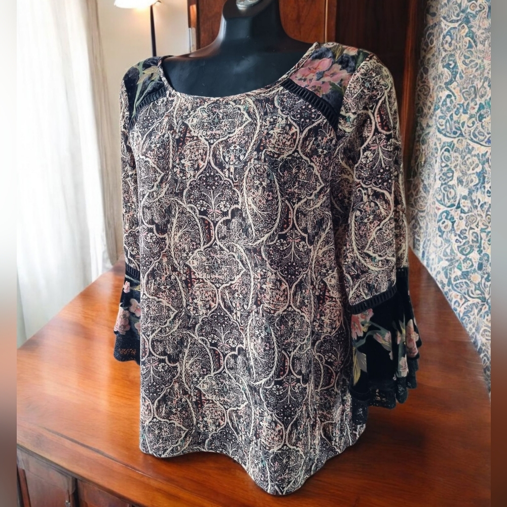Olive Hill Anthropologie Floral Contrast Fabric Bell Sleeves Boho Women's Blouse